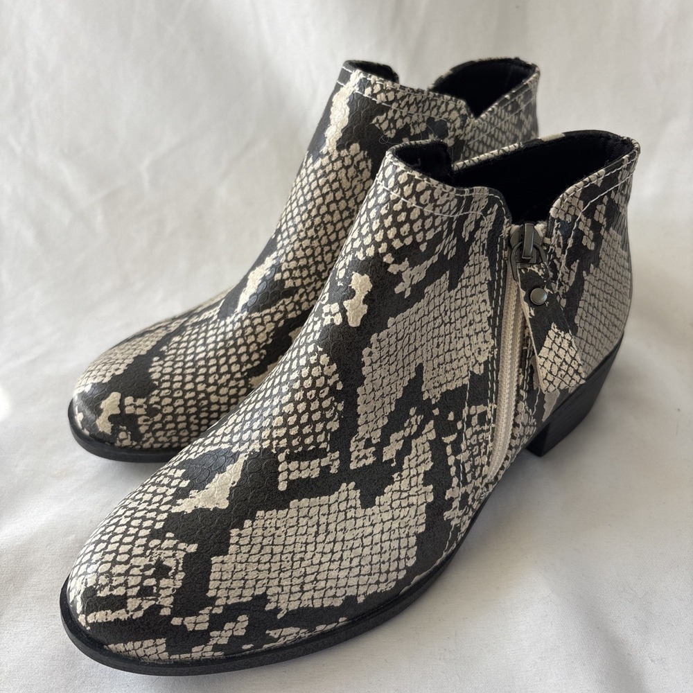 Arizona Womens Galen Block Heel Zip Booties 6.5M Black Faux Snake W/ Memory Foam